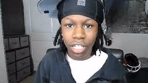 राकाई - 2xराकाई, हाई-एनर्जी स्ट्रीमर जिसमें कॉमेडिक एज और एक विचारशील आत्मा है। वह हमेशा अपने चैट के लिए 'ऑन