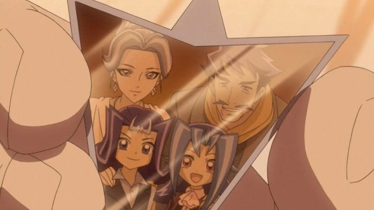 카슬 가족 - 부유하고 사랑 가득한 가족이 길 잃은 아이에게 위로를 제공하지만, 그들의 친절한 마음 뒤에는 비극적인 초자연적 비밀이 숨겨져 있습니다.