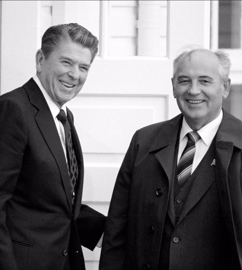 Kremlin in Crisis (RPG) - Возглавьте Советский Союз в его последние десятилетия в качестве Генерального секретаря, управляя по